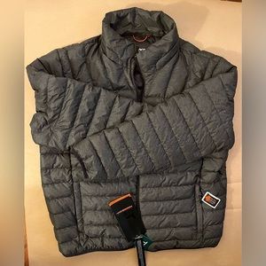 Hawke & Co dark gray men’s XL lightweight down jacket, full zip w/zip pockets.